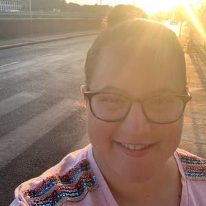 Meet your Posher, Hilary